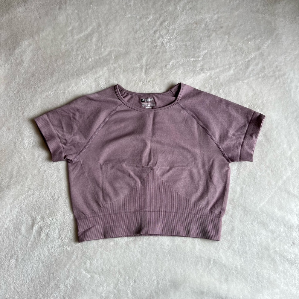 Athletic tight fitting crop top, mauve color, size medium